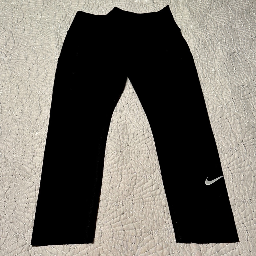 Nike Women’s Black Running Capri Leggings, EUC (Looks New), Size Small